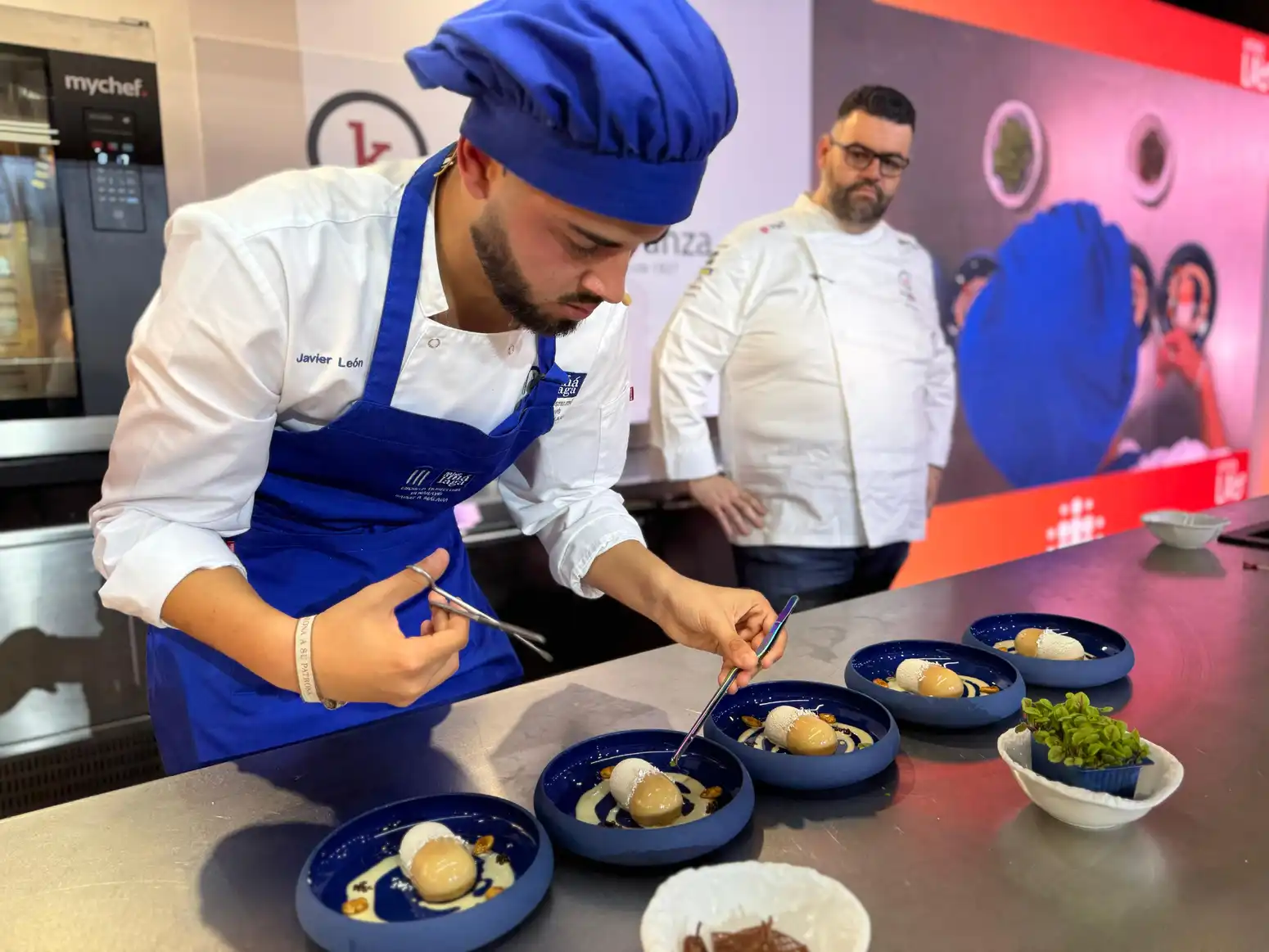 ganador cocinero joven sabor a malaga cocinando