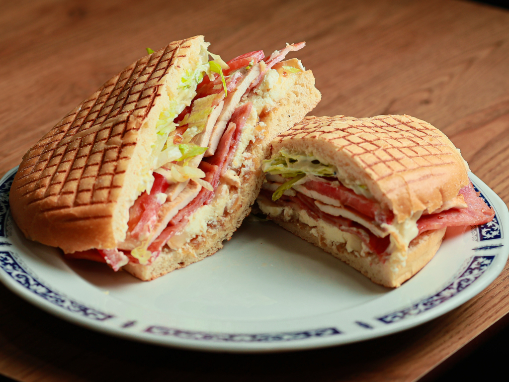Campero Romeo Mi Barrio Best Sandwich